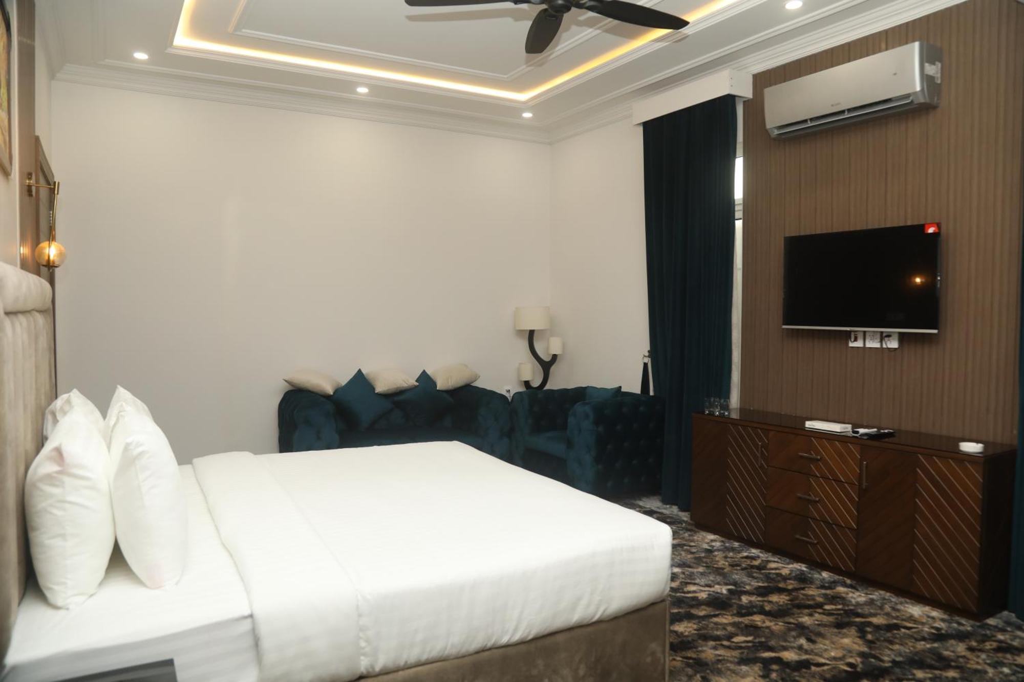 Swarg Hotel Sahiwal 외부 사진