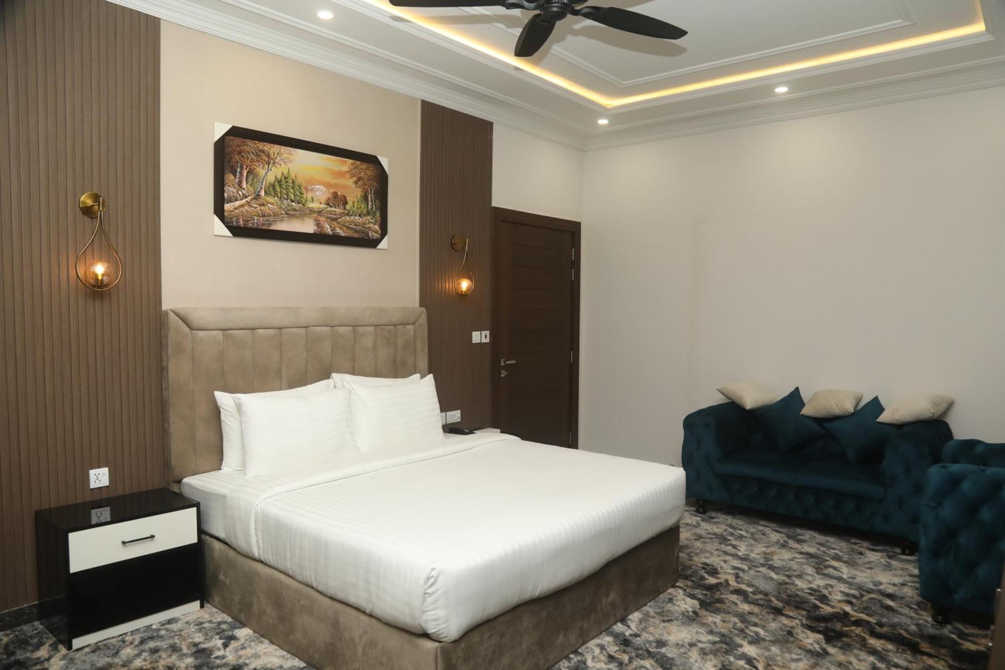 Swarg Hotel Sahiwal 외부 사진