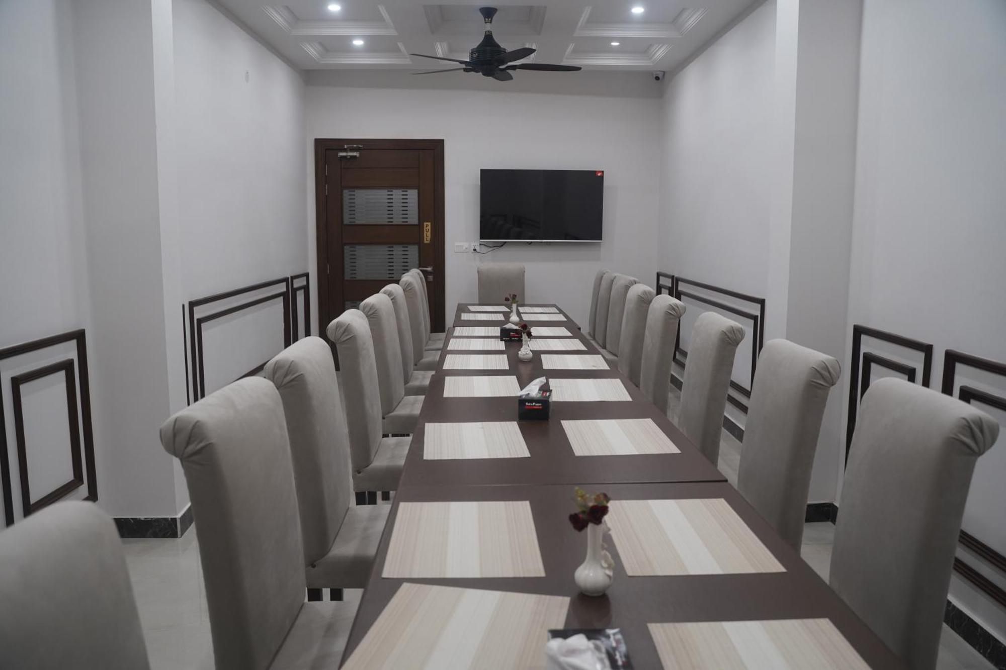Swarg Hotel Sahiwal 외부 사진